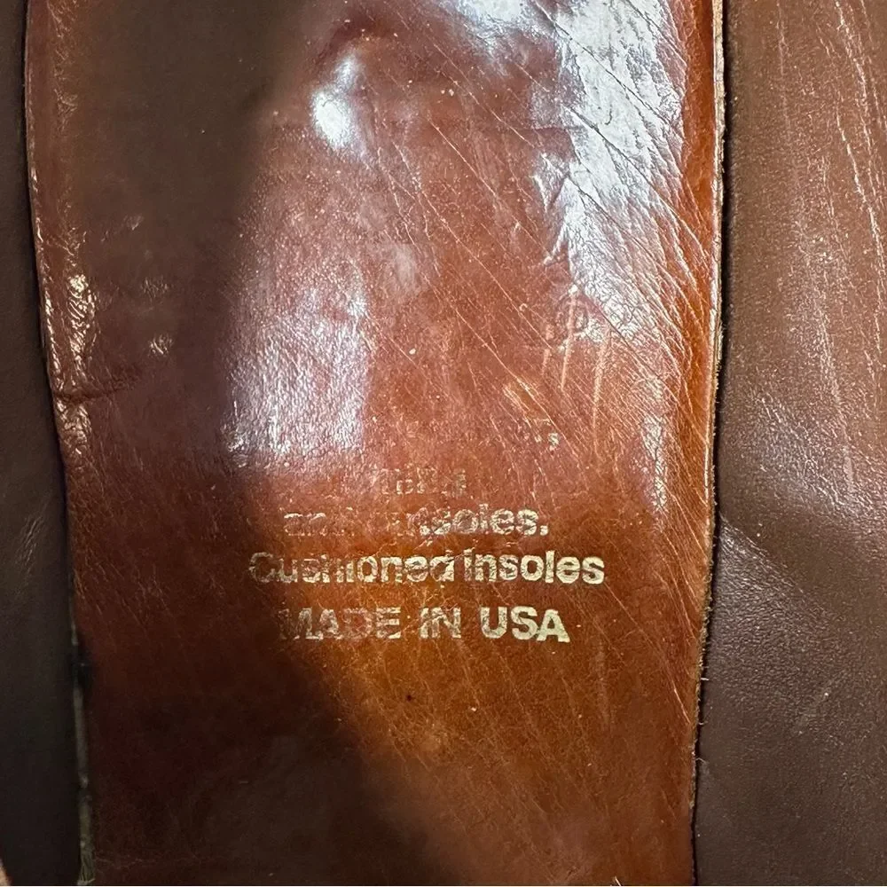 Vintage Men's Brown Leather Wing Tip Shoes Made In USA Circa 1970s Size 11